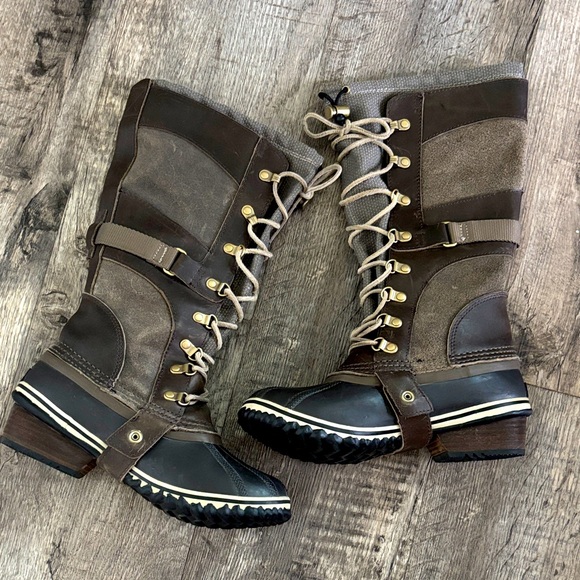 Sorel Conquest Carly Leather Waterproof Winter Boots - Picture 1 of 6